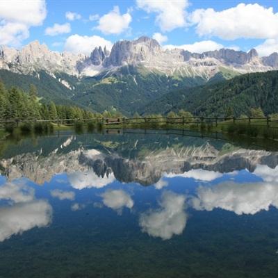 光线传媒:与猫眼娱乐签署IP衍生业务合作框架协议